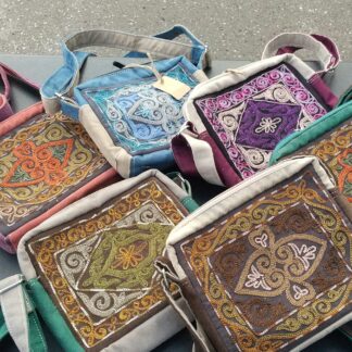 [kk031]刺繍マチ付きポシェット横(大)