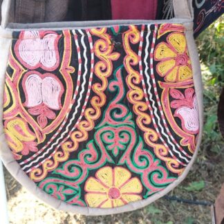 [kk006]刺繍ポシェット