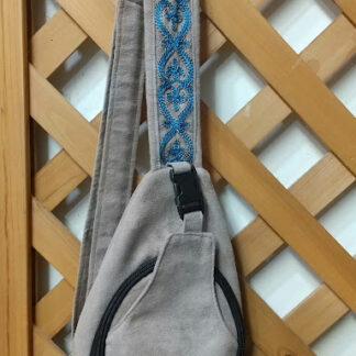 [KK017]刺繍ボディバッグ